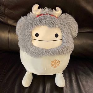 2022 Squishmallow 12” Evita The Holiday Bigfoot Yeti White Christmas NWT